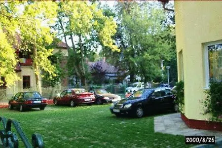 Maganszallas 4* Siófok