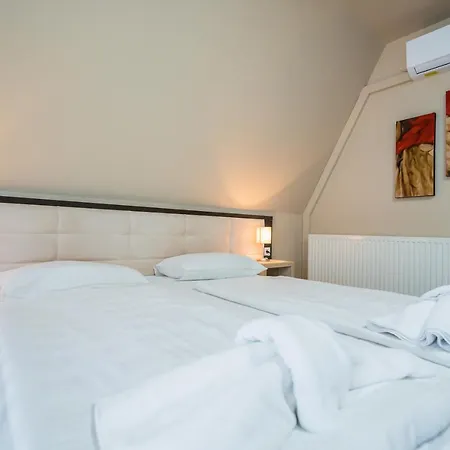 Maganszallas Pensionat 4*