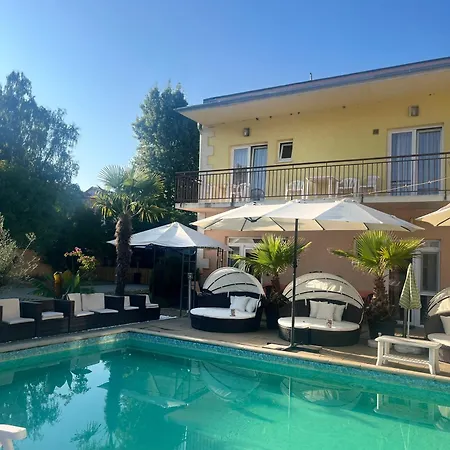 Maganszallas Pensionat