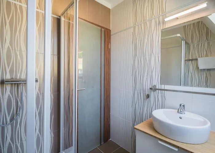 Beach Family Rooms ゲストハウス 4*