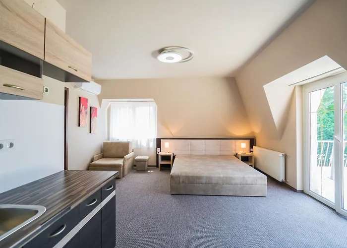 Pensjonat Beach Panzió Siófok 4*