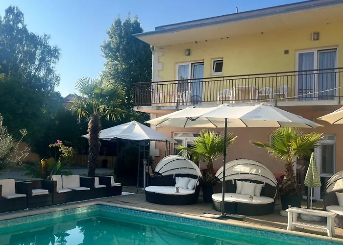 Beach Family Rooms ゲストハウス